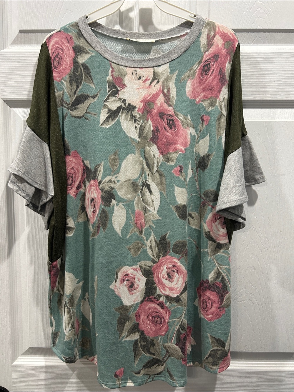 Women's Teal Floral Short Sleeve Tee with Pink Roses